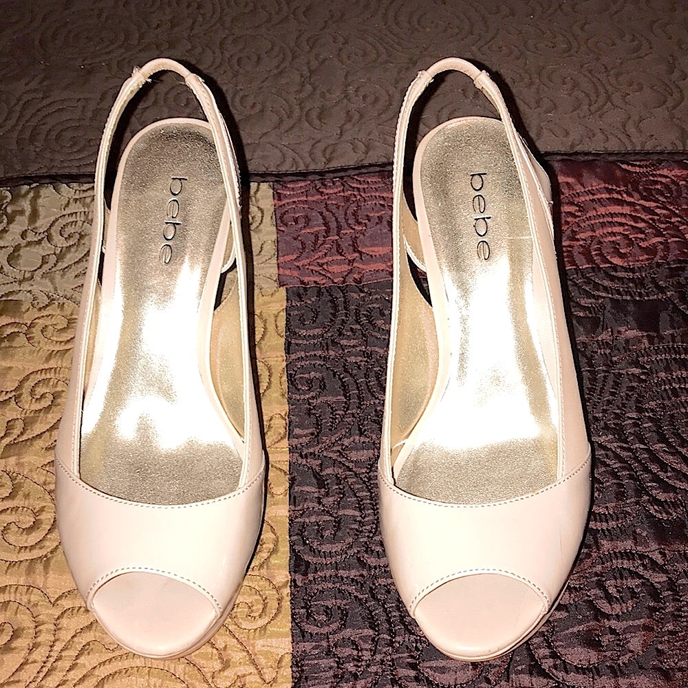 (EUC) BeBe Peep Toe Sling Back Two Tone Cream Stiletto Heels 👠 - Picture 6 of 8